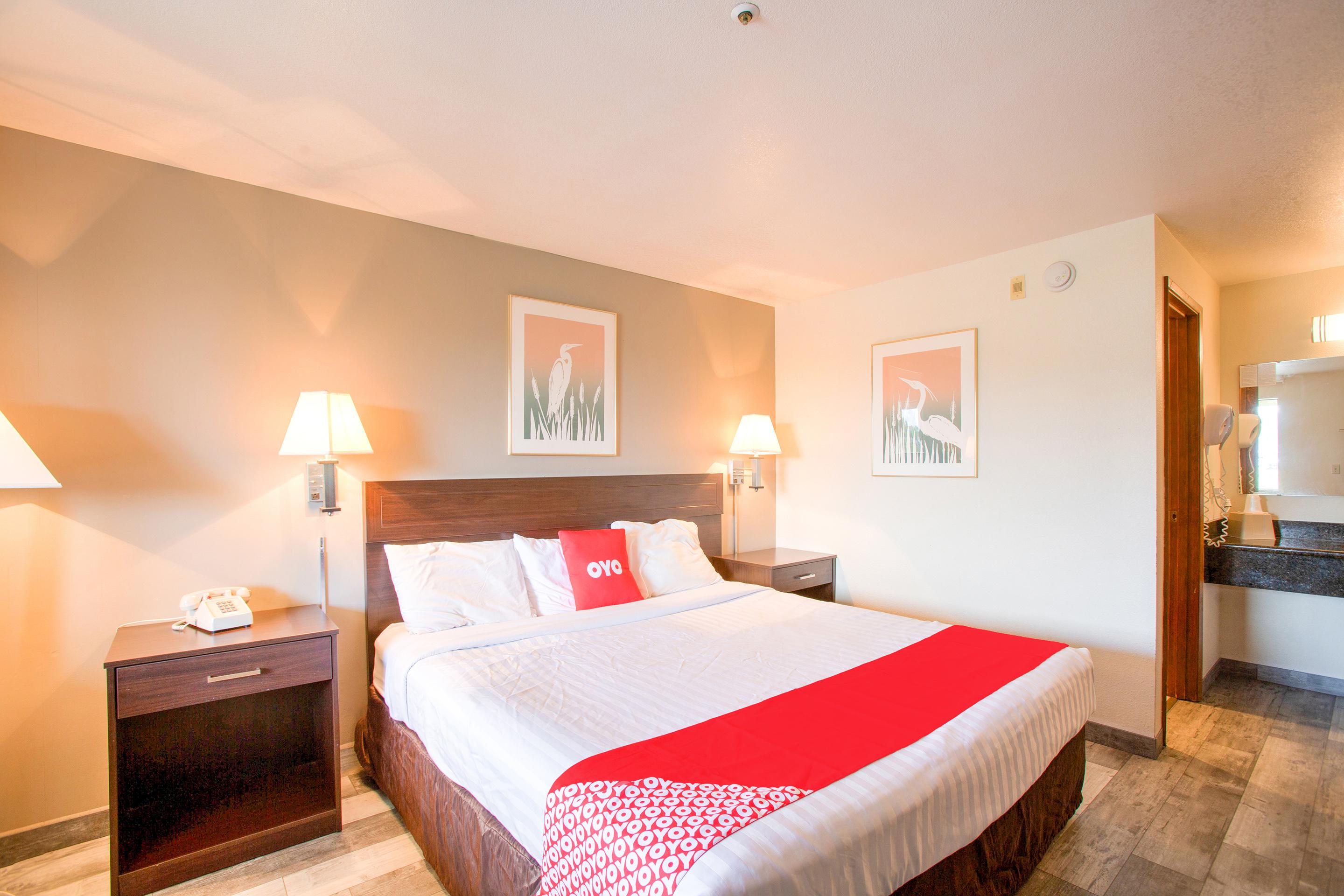 Oyo Woodland Hotel And Suites Экстерьер фото
