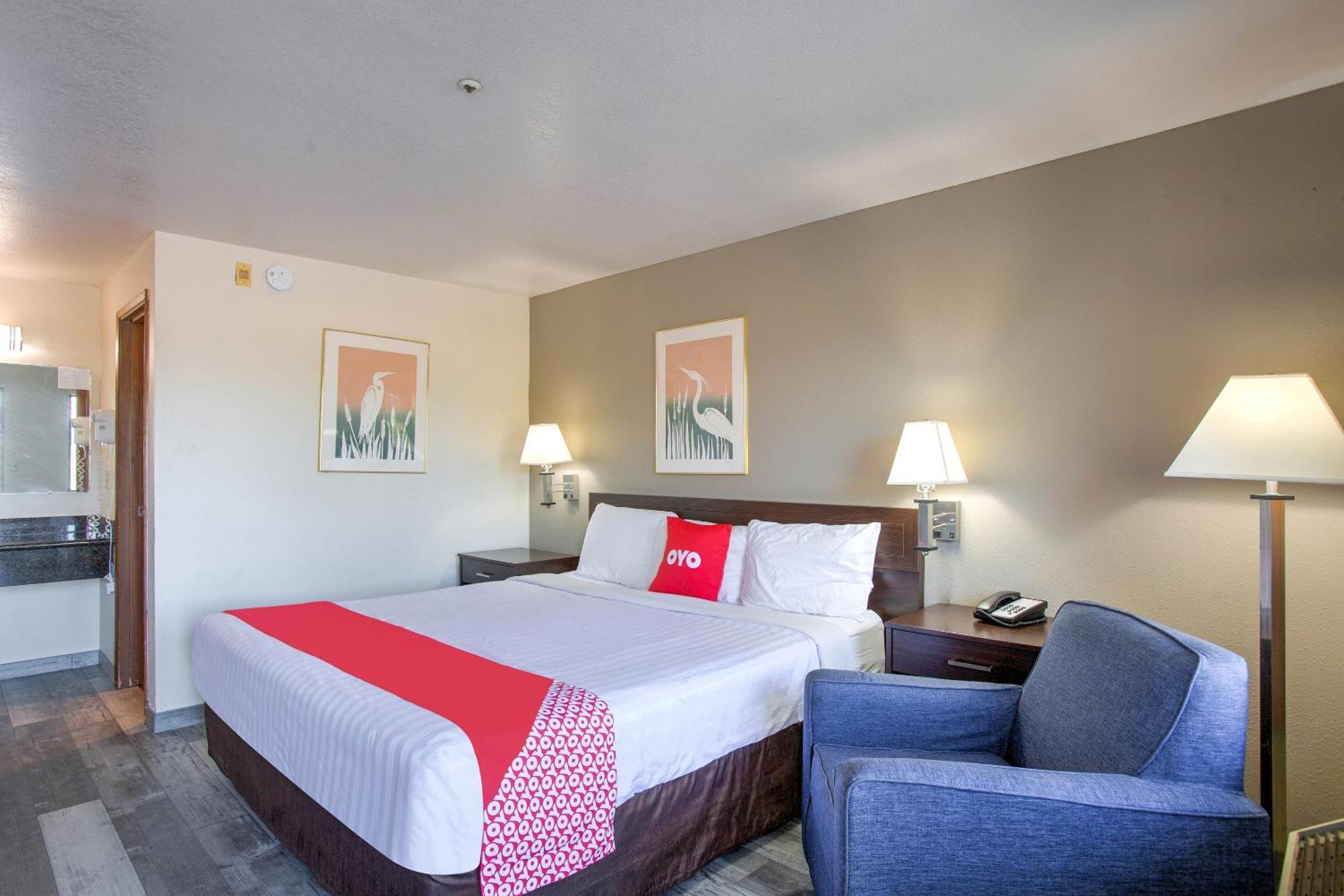 Oyo Woodland Hotel And Suites Экстерьер фото