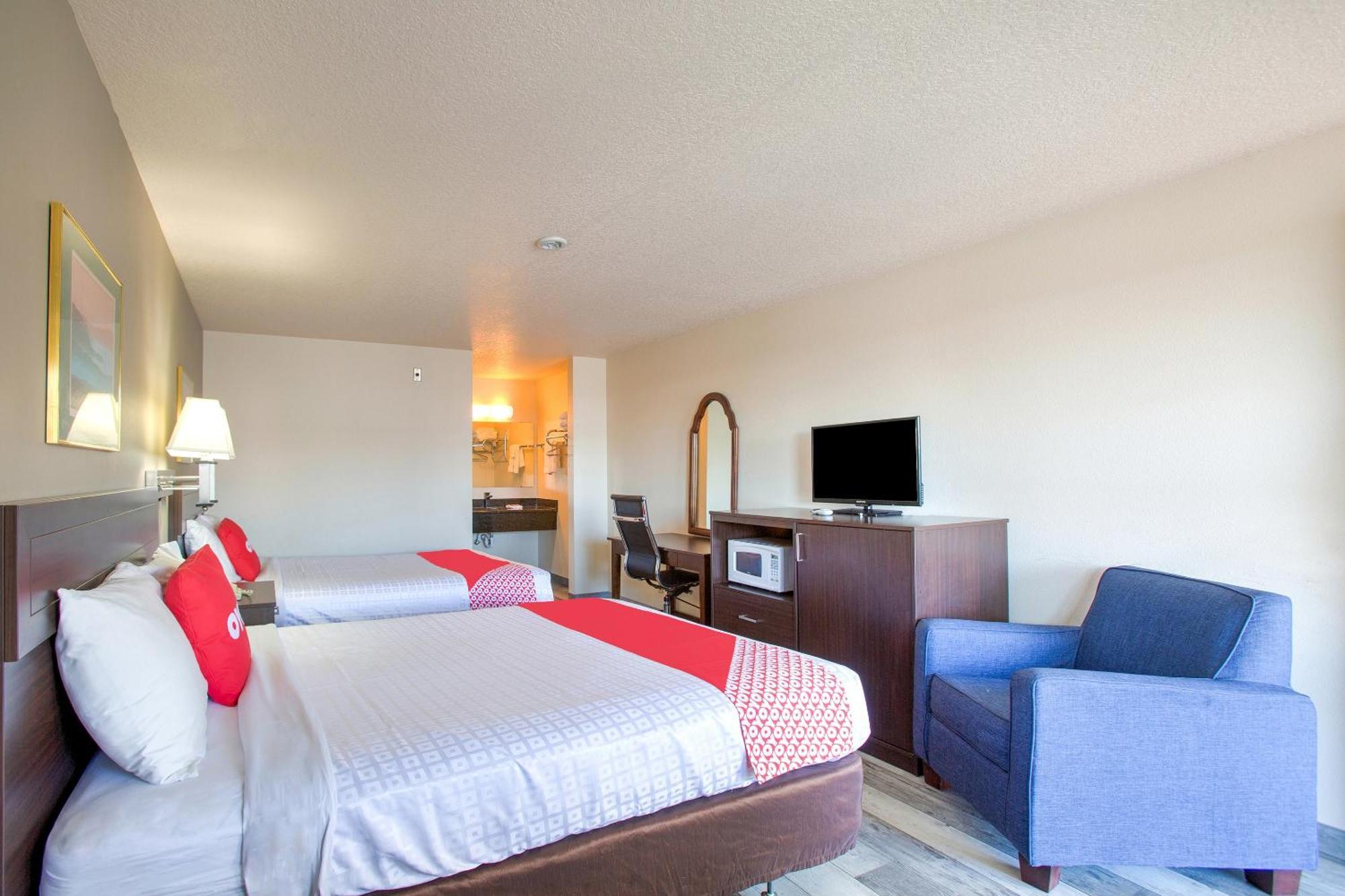 Oyo Woodland Hotel And Suites Экстерьер фото